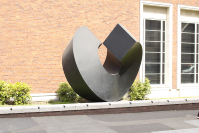Clement%20Meadmore%2C%20%3Cb%3E%3Ci%3E%20Split%20Ring%3C%2Fi%3E%3C%2Fb%3E%2C%201969%2C%20Cor-ten%20steel%20sheet%2C%20The%20Evan%20H.%20Roberts%20Memorial%20Sculpture%20Collection%2C%20%26%23169%3B%20artist%20or%20other%20rights%20holder%2C%2072.19